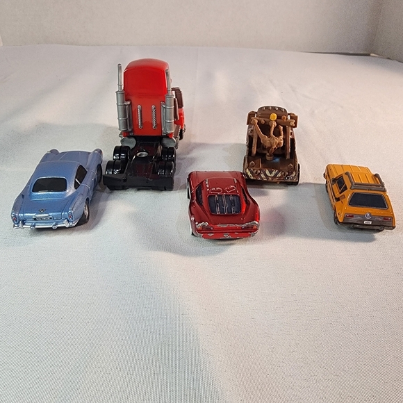 Lot of 5 Disney Pixar Cars Diecast: Mac, Mater, Lightning McQueen - Picture 9 of 14